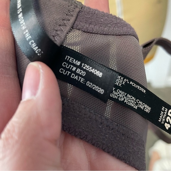 Torrid XO Plunge Push-Up Bra in Muted Violet Purple 42D - Picture 5 of 8